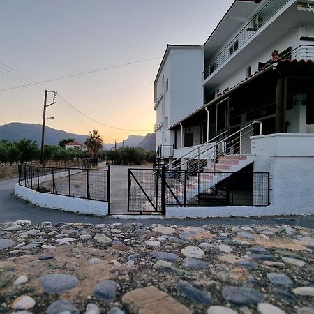 Thassa Beach Apartment No1 Leonidio Ngoại thất bức ảnh