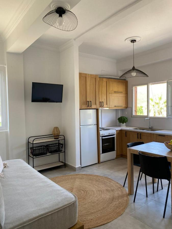 Thassa Beach Apartment No1 Leonidio Ngoại thất bức ảnh